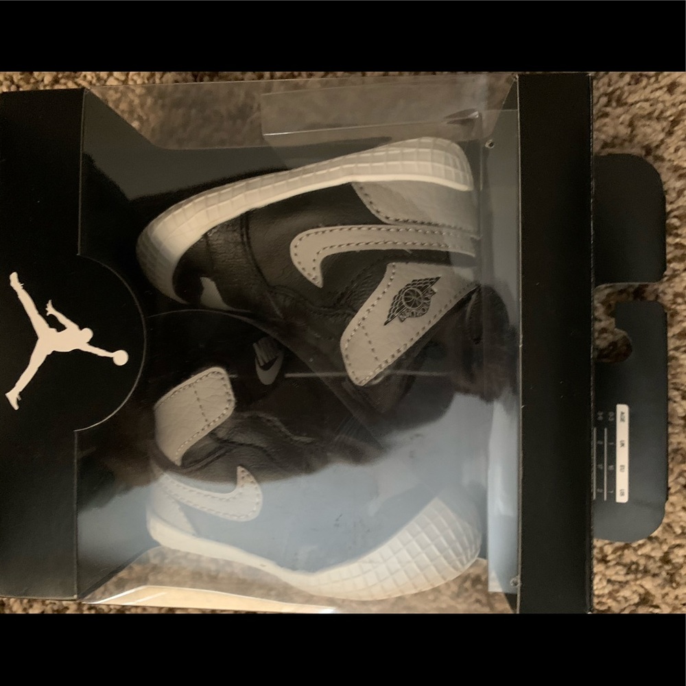 Jordan 1 crib bootie